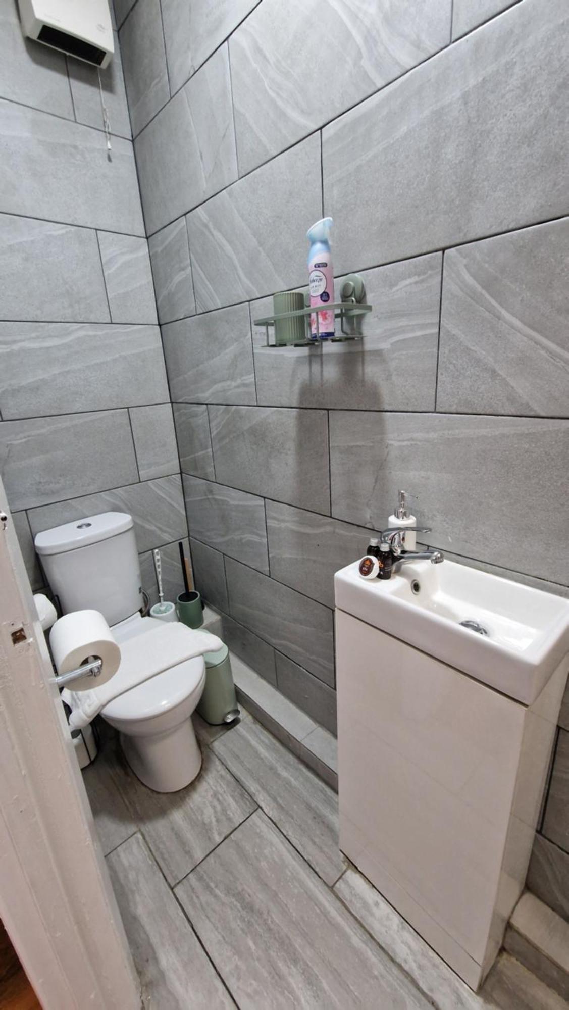 2 Bedroom Apartment Near Station Londýn Exteriér fotografie